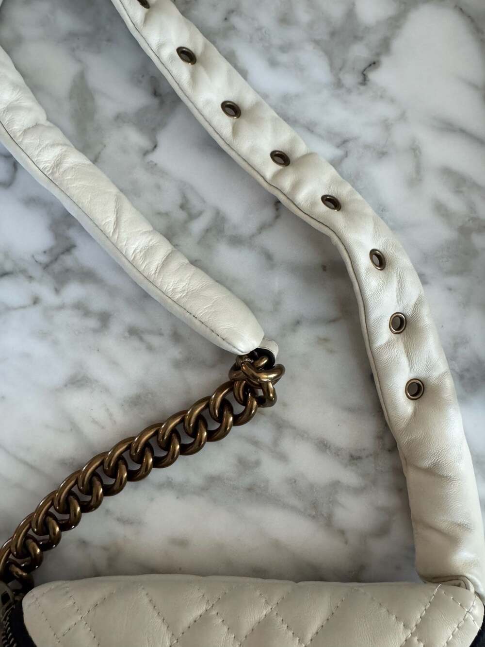Kurt Geiger London quilted sling crossbody belt bag, cream-white-NWT - Picture 6 of 8